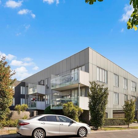 Trendy Burwood Lifestyle And Location With Parking Apartment Exterior photo